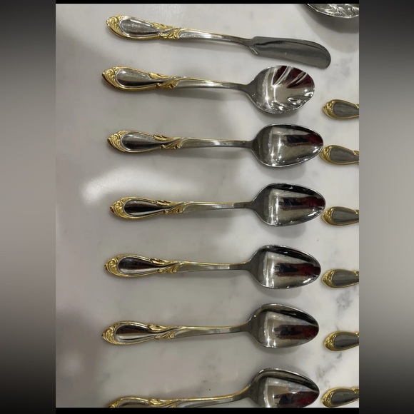 Retroneu STEPHANIE GOLD ACCENT 18/8 Korea Stainless Flatware 30pc Spoon Fork - Picture 3 of 12